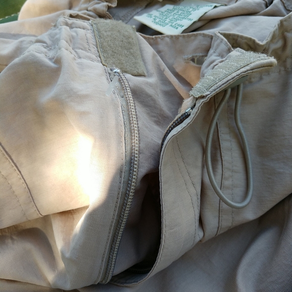 St. John's Bay Capri's Elastic Waist Beige Pockets - Picture 5 of 11